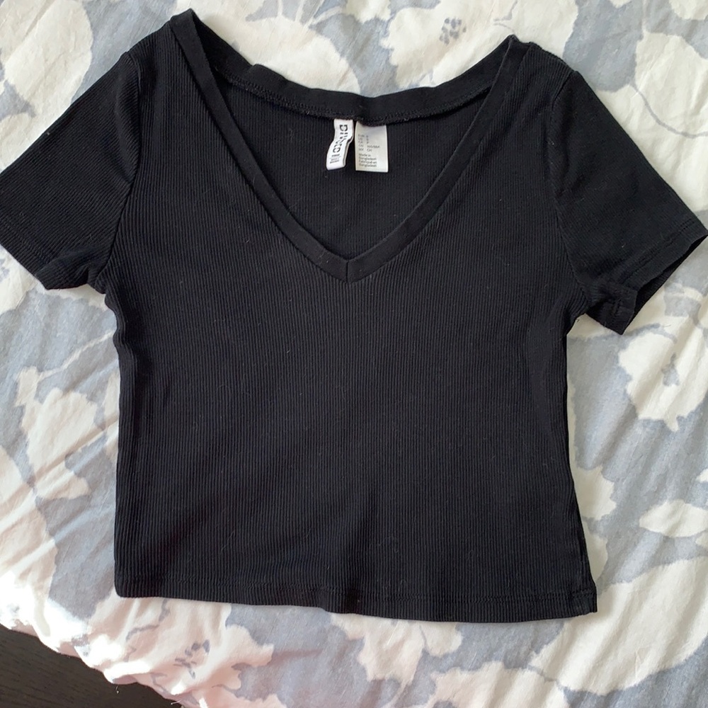 Divided black shirt t-shirt. Size small.